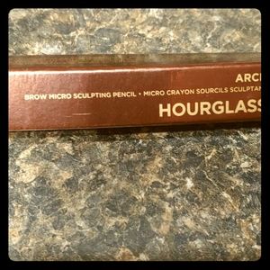 Hourglass arch brow micro sculpting pencil